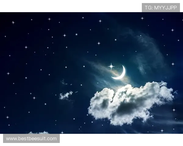 星空足球公园：夜幕下的梦幻足球体验让你尽情享受运动与星空的完美融合